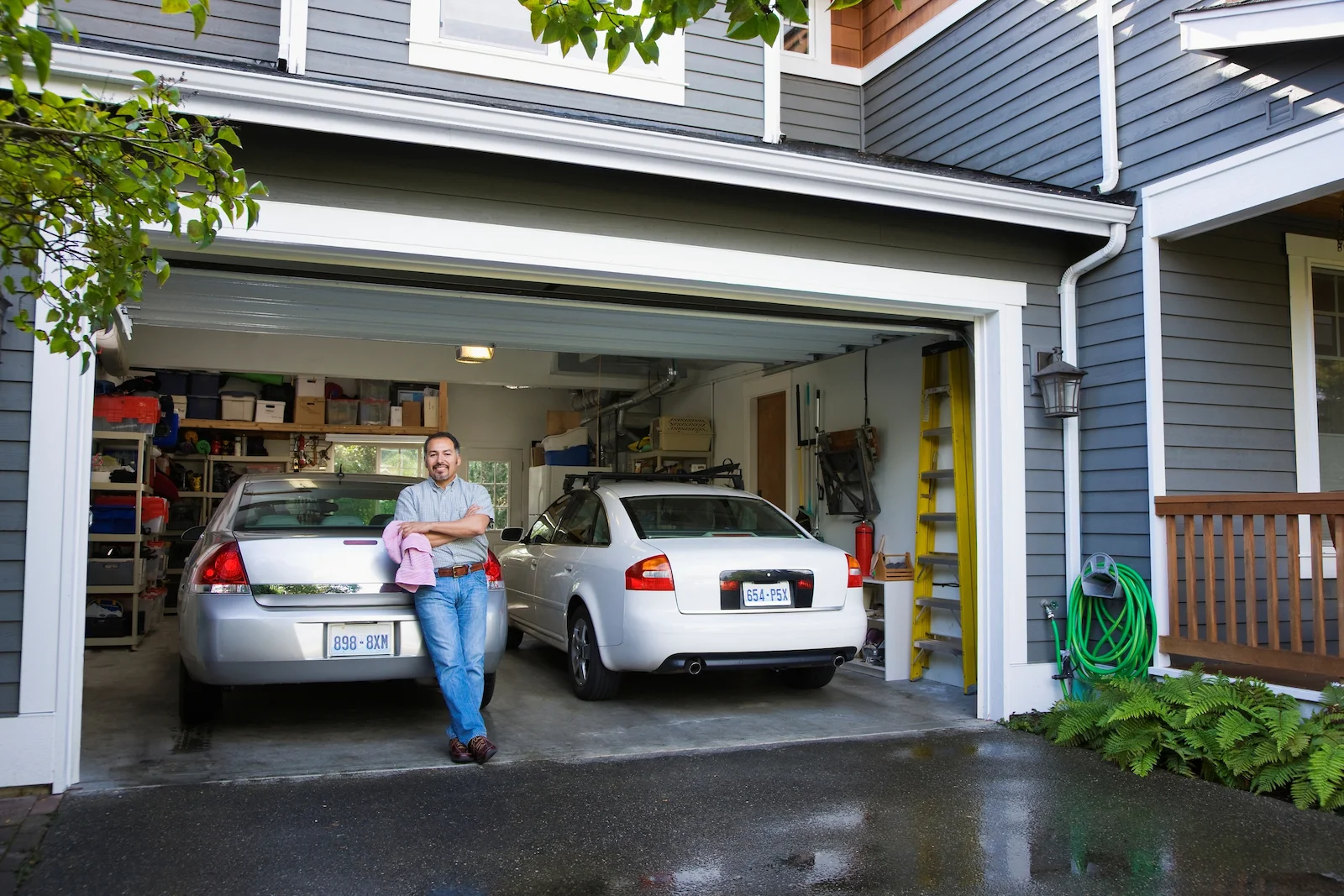 HomePoint Insurance Agency auto insurance for multi-vehicle households, providing streamlined coverage options for multiple drivers and vehicles under a single policy for easier management and protection.